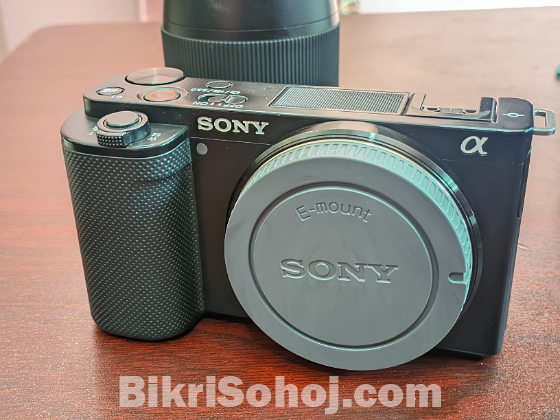 Sony ZV-E10 CAMERA and 16 mm sigma lens